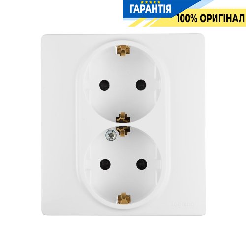 Розетка электрическая 2-ная с заземлением Legrand Etika 672233, с защитными шторками, самозажимными контактами, белый